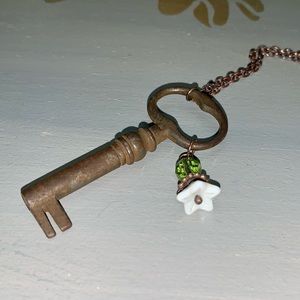 💕Antique key necklace